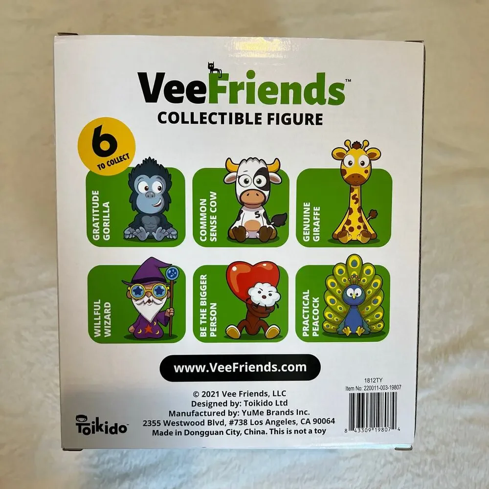 VeeFriends Common Sense Cow Figure Macy’s Exclusive Gary Vee Collectible Toy